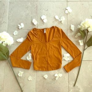 Mustard along Sleeve